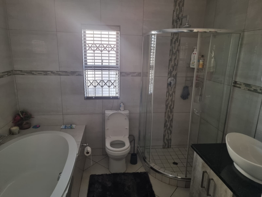 4 Bedroom Property for Sale in Rustenburg Central North West